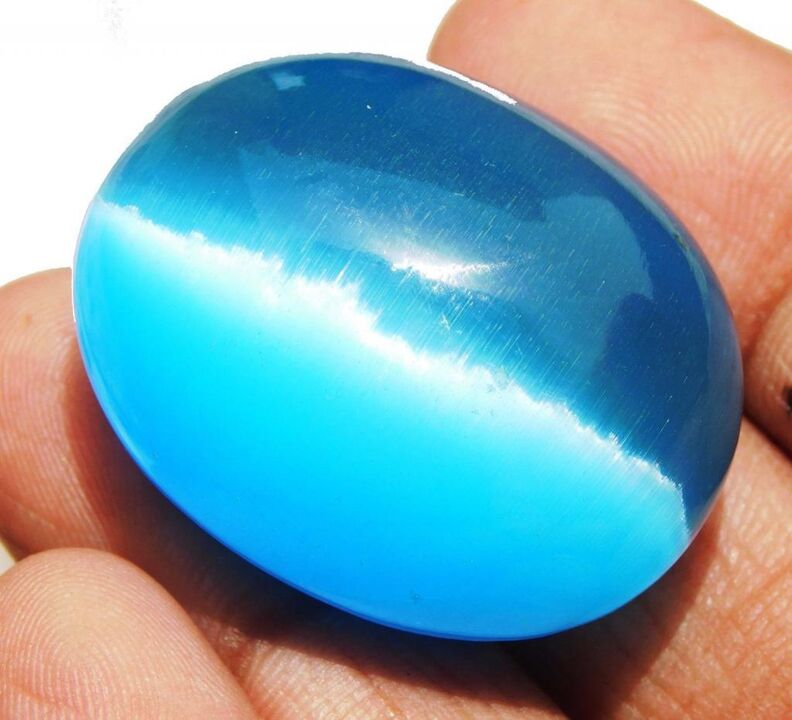 cat's eye stone as a good luck amulet